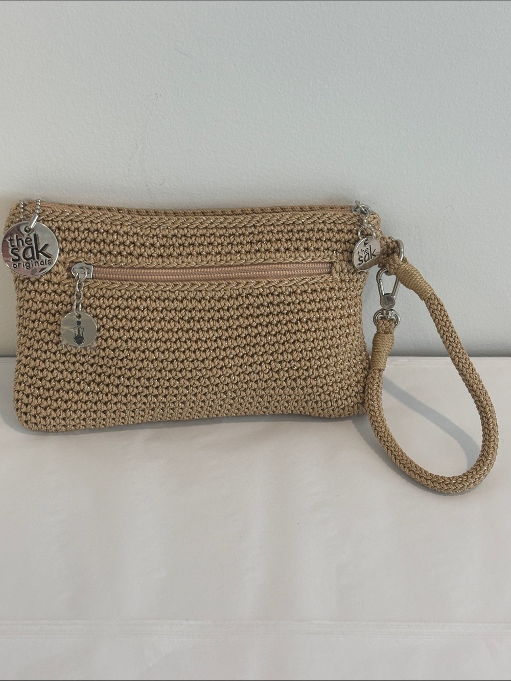 THE SAK Vita Wristlet Clutch purse exterior & interior zip pockets slot tan